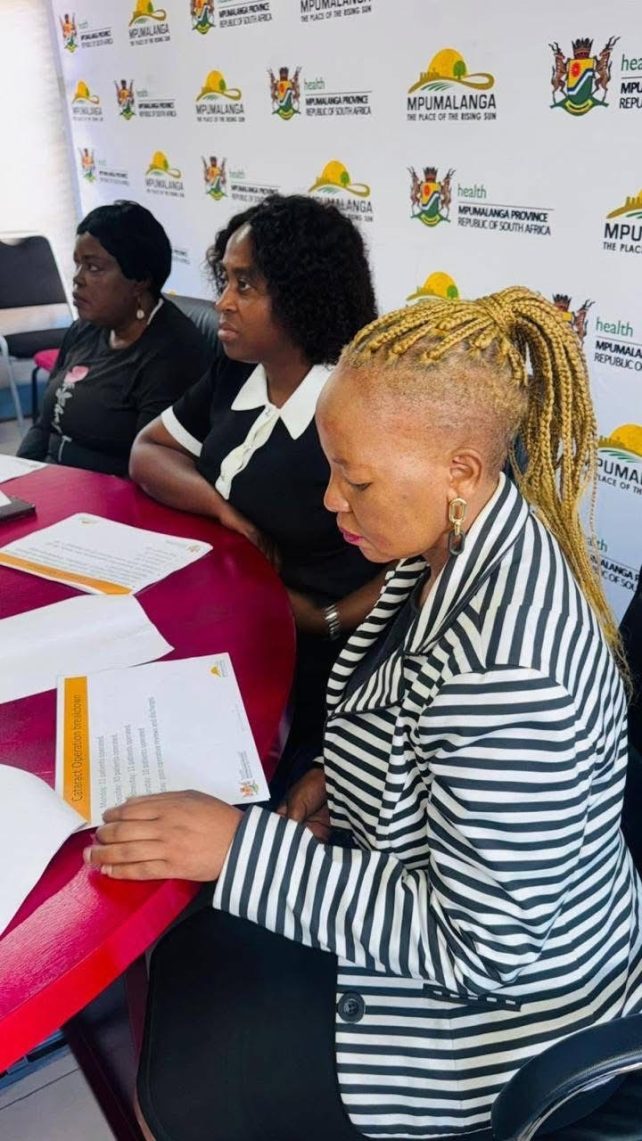 Caption; MEC Manzini(middle) during her visit to Ermelo Hospital